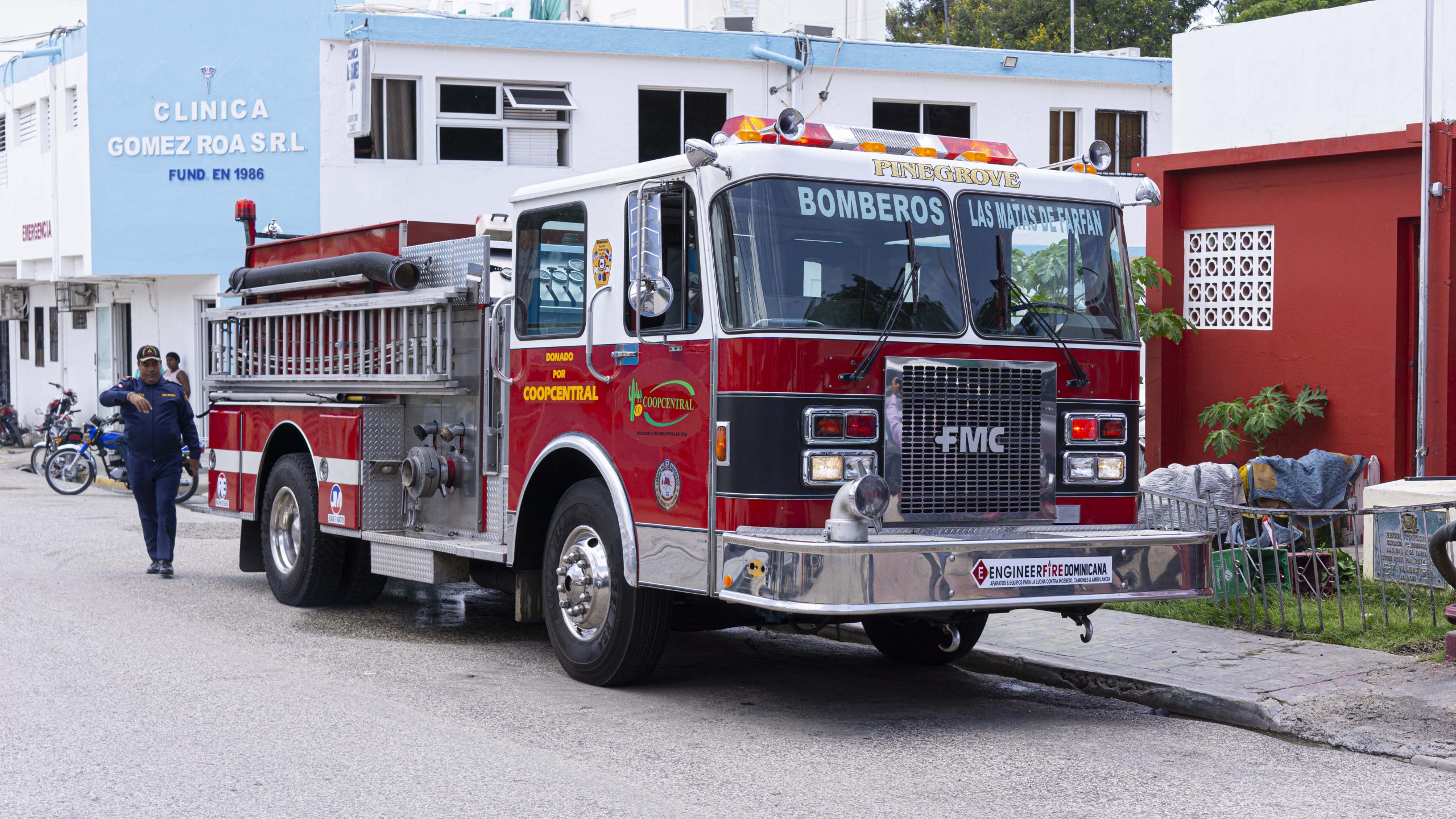 Donación de Camión de Bomberos en Las Matas de Farfán.