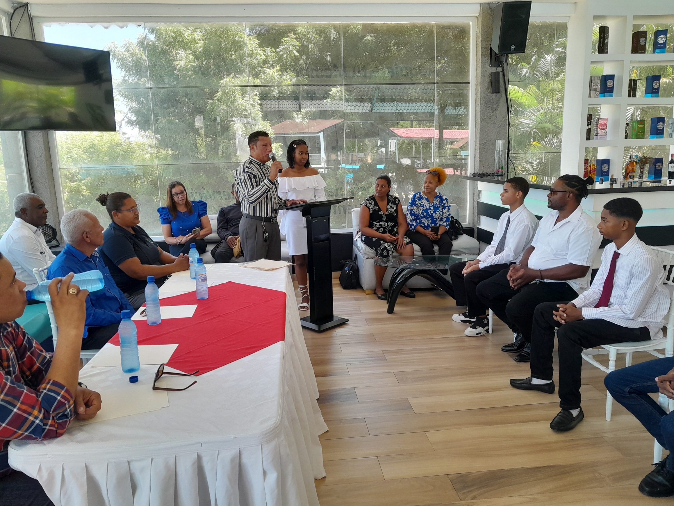 GRADUACION CURSO DE INGLES PATROCINADO POR COOPCENTRAL